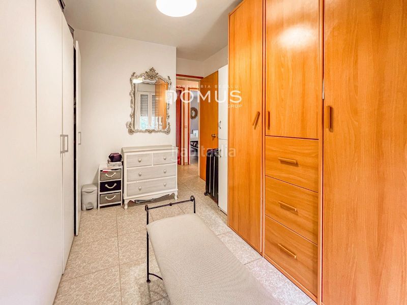 Foto f3a5fe63-abac-4bde-9800-e1825bd63560. Casa amb aparcament a Besalú