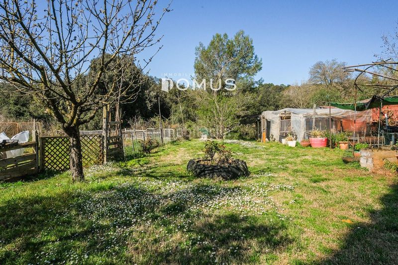 Foto 255648f8-581c-472a-b9f5-ecff997d1965. Masía  en venta en Besalú