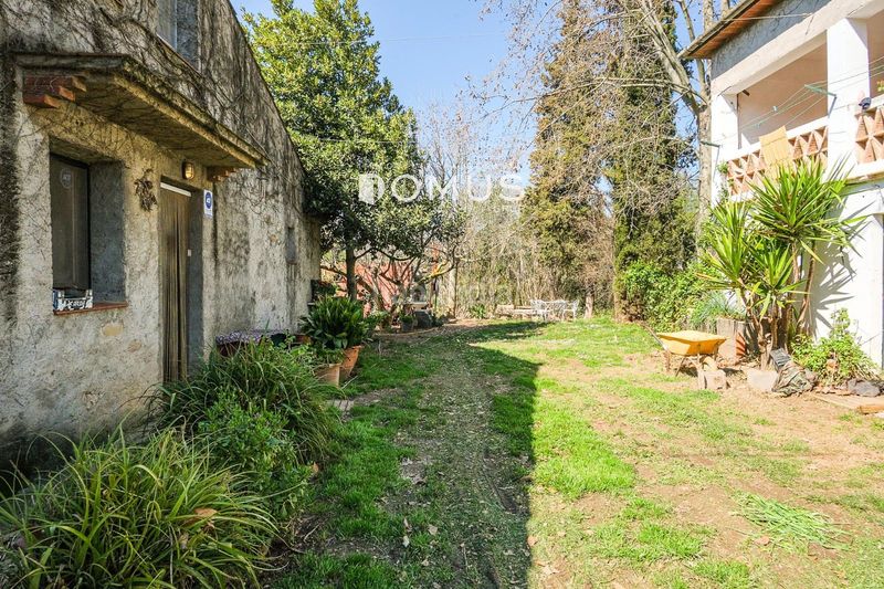 Foto 34b9ad92-8574-4344-87d4-f8bcedb849bc. Masía  en venta en Besalú