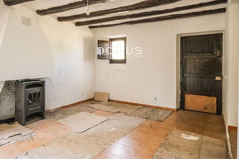 Foto b3bbd1fd-570f-4e01-a546-a5538e237f9e. Masía  en venta en Besalú