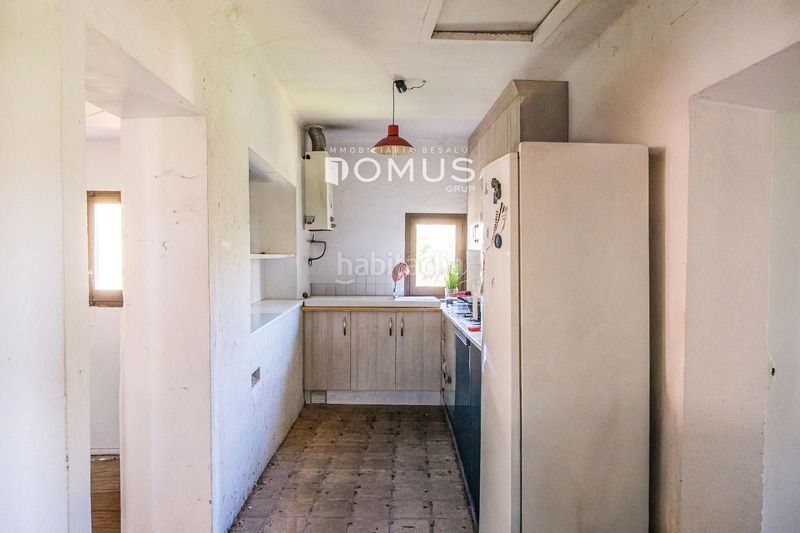 Foto c420e22e-efd6-4ab9-b390-3a40ab30edf9. Masía  en venta en Besalú