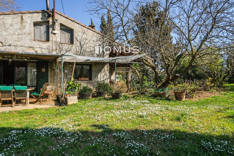 Foto cc1c08dc-7477-4b11-97f5-ff8f6ce84361. Masía  en venta en Besalú