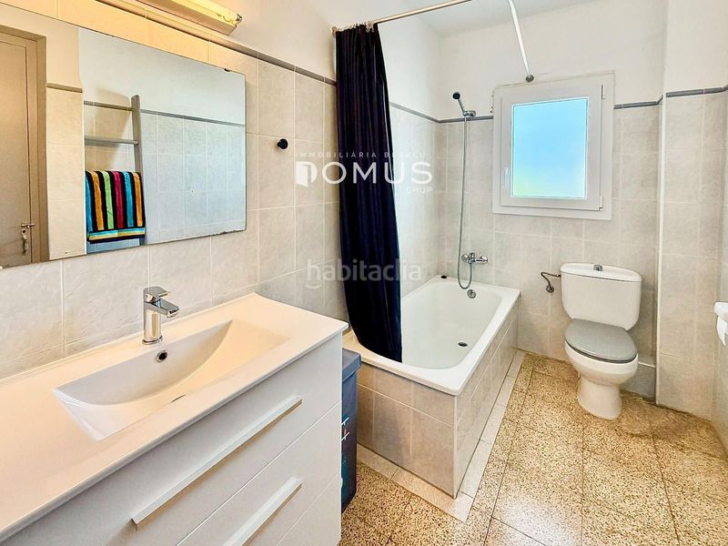 Foto 85ed92da-b46e-4334-aaed-7df1ee446719. Pis amb calefacció aparcament a Riells Escala (L´)