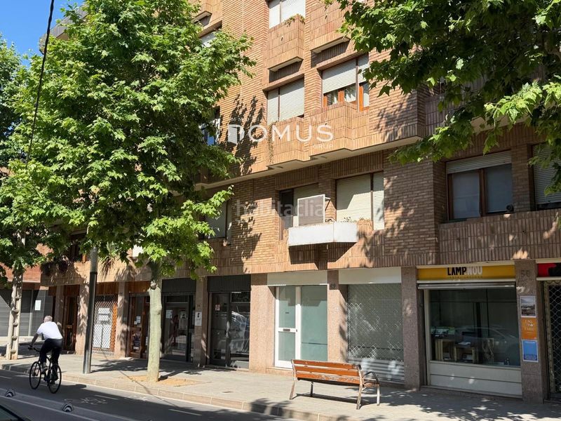 Foto d64e64ee-1f8d-4f86-90a2-71f3bfb4d10c. Local comercial a Banyoles