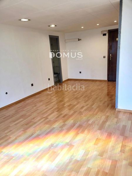 Foto ea92ab42-354c-4460-8398-fcc3ecc5e148. Local comercial a Banyoles