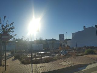 Terreny residencial a Eduardo chillida. Solar urbanizable a 3 calles