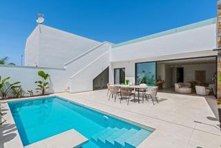 Chalet à Las Lomas de Rame-Bahía Bella. Villa de lujo los alcazares