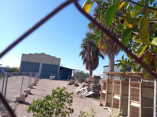 Industrial building in Avenida santiago. Se vende nave industrial legal con documentacion en catastro con