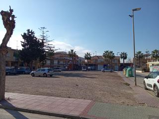 Wohngrundstück in Trece de octubre 36. Excelente solar urbano para un bloque de pisos en el corazon de