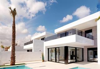 Chalet à Lo Pagán. Se vende casa con proyecto y licencia de obra lista para empezar