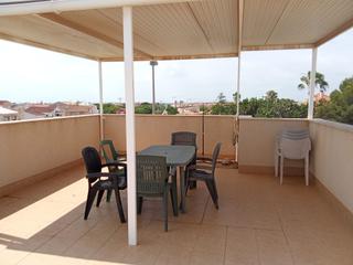 Chalet à Torre de la Horadada. Casa en venta con posibiidad de cambio por planta baja y dinero
