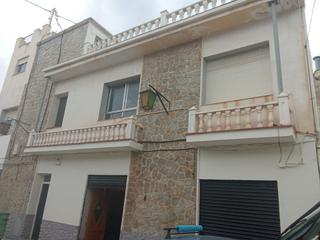 Edificio en Los Cuarteros. Solo para inversores o constructores con ideas de negocio
