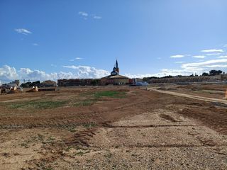 Terreny residencial a San Pedro del Pinatar. Amplia parcela en san pedro, ideal para construir su hogar. 477