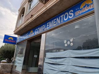 Business premise in Emilio castelar 86. Amplio local comercial en san pedro, 234 m, semi amueblado, park