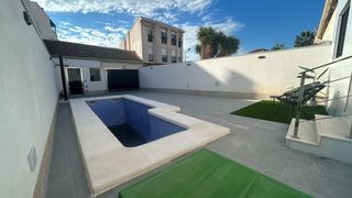 Haus in Martires 3. Casa reformada integral todo en planta baja con muchas posibilid
