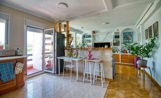 Flat in calle miguel de la roca 30