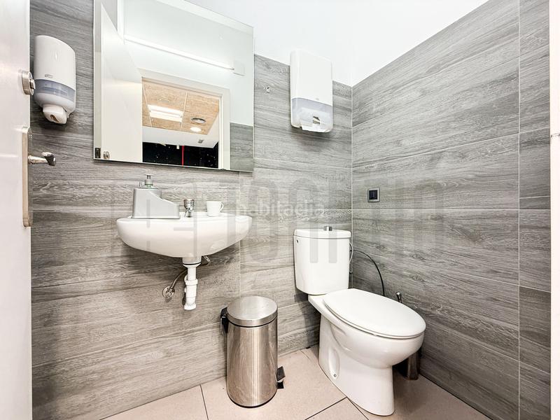 Foto 00ca1f9e-ca94-47ce-b834-ab2db01fb0be. Bureau dans carrer de sardà 123 dans Eixample Sabadell