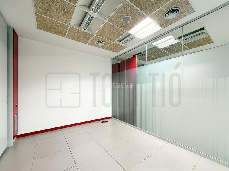 Foto 49740ba6-e1fc-4d2b-8daf-efe3e6c34a82. Bureau dans carrer de sardà 123 dans Eixample Sabadell