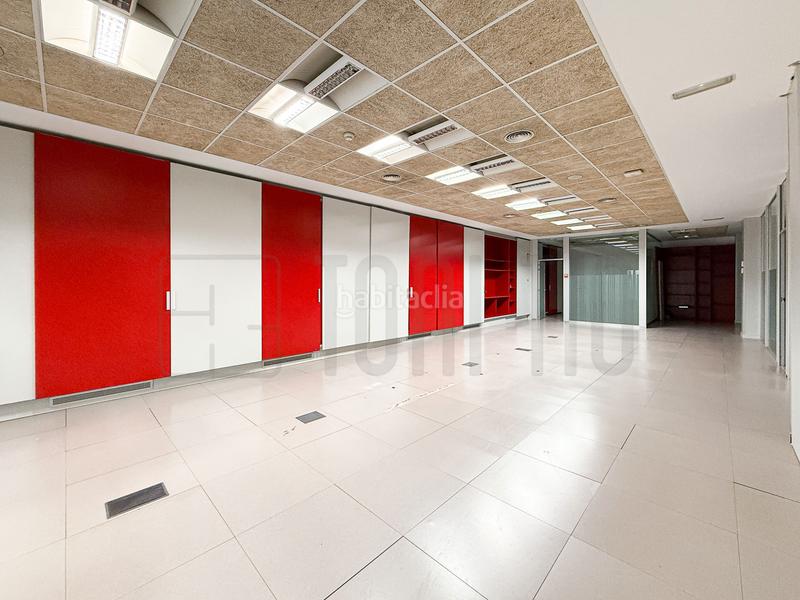 Foto 5026a9ab-e282-4357-8334-17276b9c93fc. Bureau dans carrer de sardà 123 dans Eixample Sabadell
