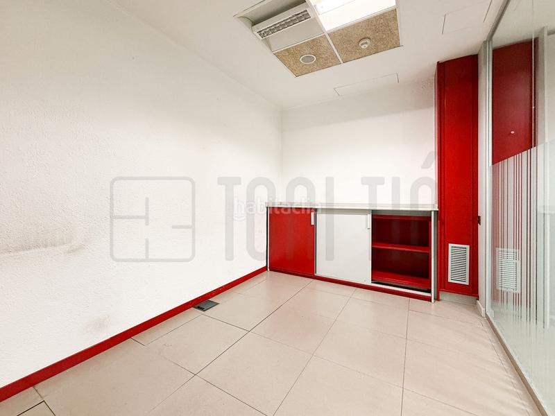 Foto 54c46f3c-ac8c-4480-b1f9-4aa5c710e627. Bureau dans carrer de sardà 123 dans Eixample Sabadell