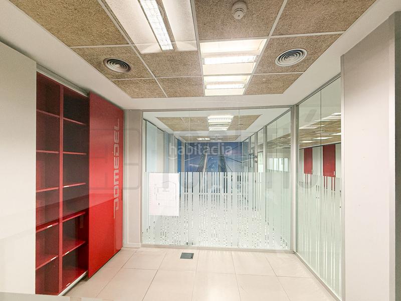 Foto c012ff0d-a9b1-4d6e-82d3-226078525fd6. Bureau dans carrer de sardà 123 dans Eixample Sabadell