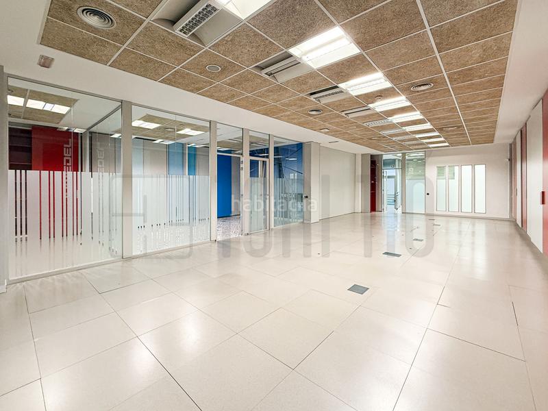 Foto e01a89d7-039d-4378-ba6a-4ab113a17a93. Bureau dans carrer de sardà 123 dans Eixample Sabadell