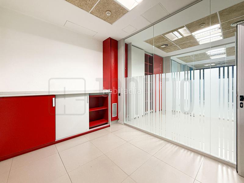 Foto ec81241a-e897-407d-9c4f-e13f22467bca. Bureau dans carrer de sardà 123 dans Eixample Sabadell