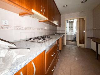 Appartement  Carrer de picañol. Ampñlio piso de 4 habitaciones