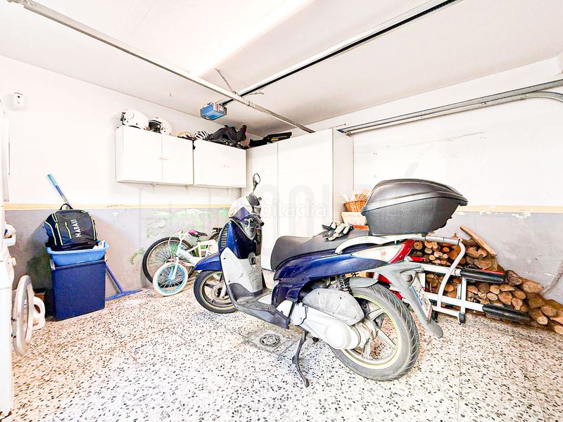 Foto a2bcb2fb-2c56-46ce-8d3c-d4bbe2025e27. Casa amb calefacció aparcament a Creu Alta Sabadell