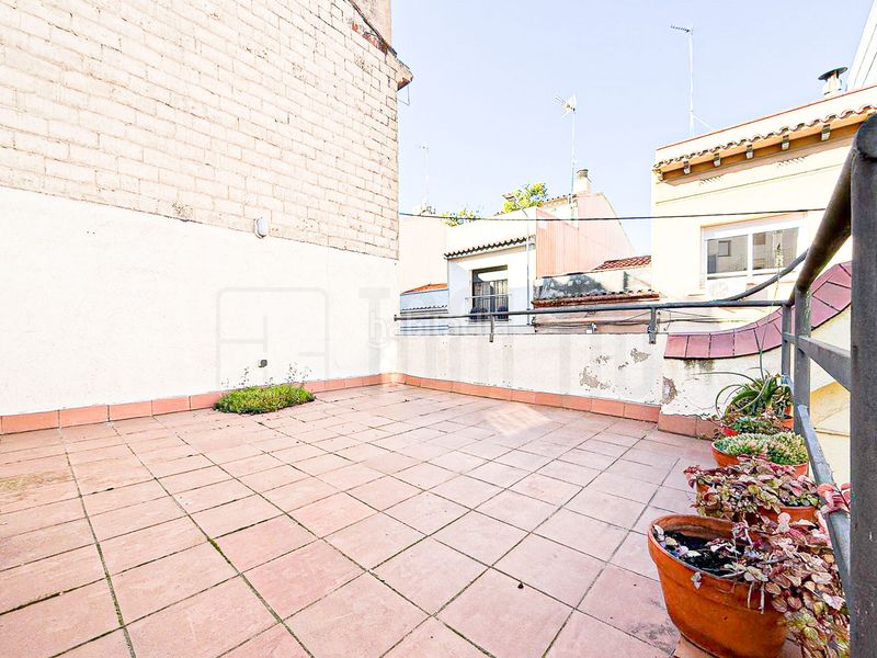 Foto b4fb89af-57e2-46f0-b80c-2c838fea1291. Casa amb calefacció aparcament a Creu Alta Sabadell