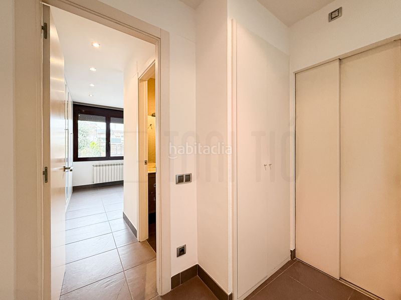 Foto 47fb3e24-8228-467a-ab71-45607a8a917c. Casa aparellada amb calefacció a Centre Sabadell