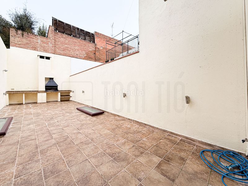 Foto d5e96268-0310-4a1d-bb34-d20b422dbc3f. Casa aparellada amb calefacció a Centre Sabadell