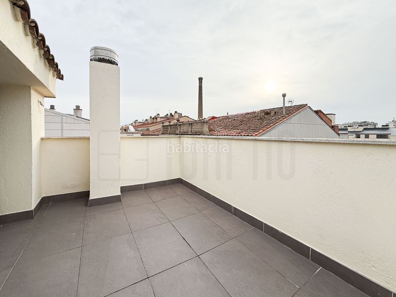 Foto e1a95dff-12f0-468c-8fc7-b518c03634f8. Casa aparellada amb calefacció a Centre Sabadell