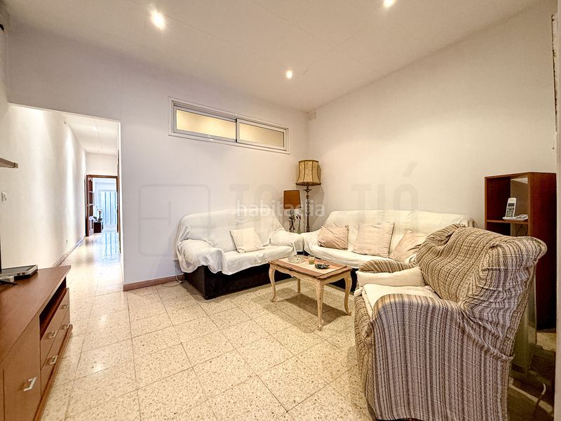 Foto f66e9b89-c315-4e7d-933e-137a82b5a368. Planta baixa a Centre Sabadell