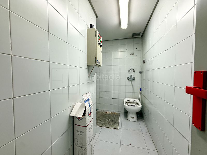 Foto 0f34a2e9-416d-4de2-8e99-90f7231e9ff2. Local comercial amb calefacció a Centre Sabadell