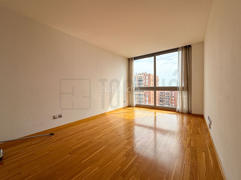 Foto 4a85d5a4-e9b5-4a00-bc89-3f228d20a51a. Pis amb calefacció aparcament a Centre Sabadell