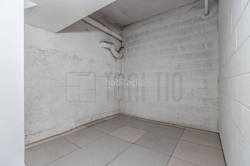 Foto b4c1d0f1-a0e3-47e6-bad1-87d4b8e780a0. Pis amb calefacció aparcament a Centre Sabadell