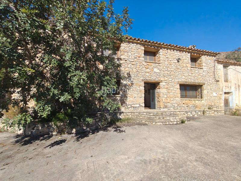 Foto 49ceafe1-fe54-4f86-9171-e769562457b2. Casa amb xemeneia aparcament a Culla