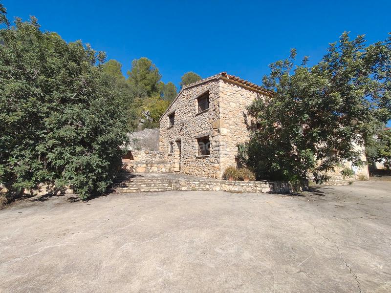 Foto be0005f5-c162-4c33-a020-513604a84966. Casa amb xemeneia aparcament a Culla