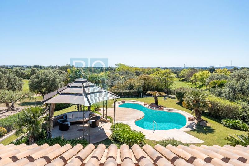 Foto 16233ac2-8f8a-41b5-8bcb-ffa9d5368fae. Chalet con camino riscaldamento parcheggio piscina in Reus