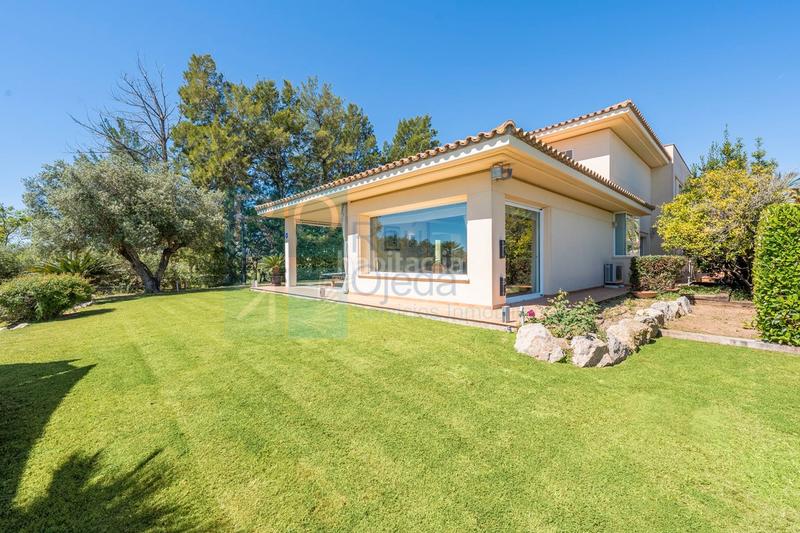 Foto 5299f748-59dc-4127-a57c-d9bb7b35a457. Chalet con camino riscaldamento parcheggio piscina in Reus