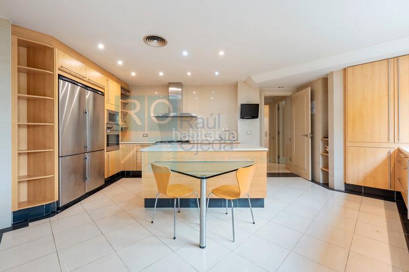 Foto eb81c747-13e4-4524-b656-4ae580e84b2c. Chalet con camino riscaldamento parcheggio piscina in Reus