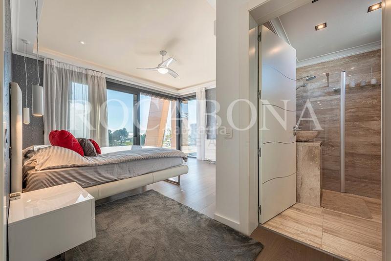 Foto 1176b8aa-4580-4043-beac-e1377bae6c33. Chalet con camino riscaldamento piscina in mar Cambrils Cambrils