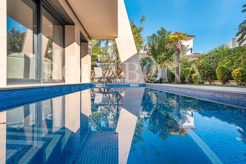Foto 37b825ec-f8e7-4a5d-9e6c-3005eef2e74c. Chalet con camino riscaldamento piscina in mar Cambrils Cambrils