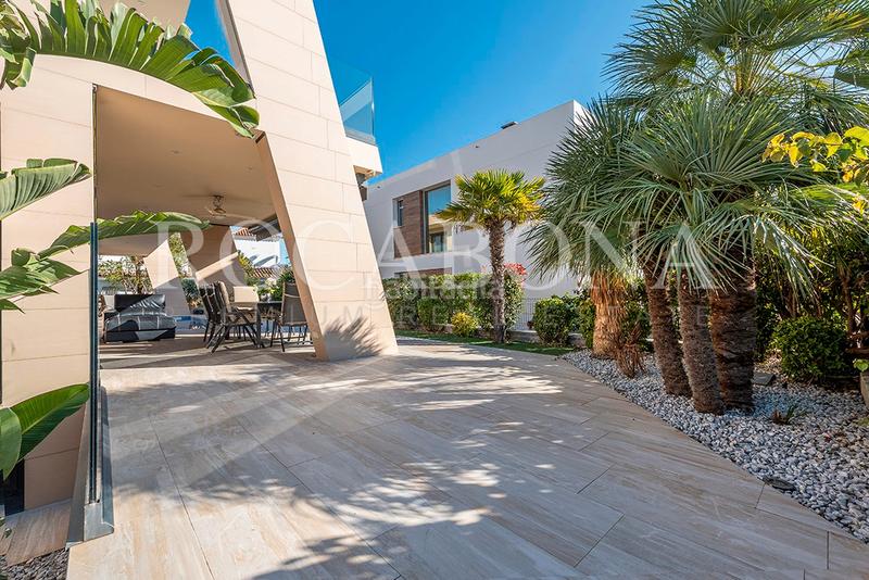 Foto 4218e422-d00c-488b-8c13-91ecb832c763. Chalet con camino riscaldamento piscina in mar Cambrils Cambrils