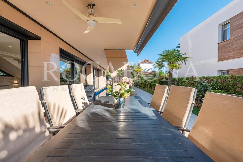 Foto 4741f9d4-aad7-476b-904f-2c92b86d9599. Chalet con camino riscaldamento piscina in mar Cambrils Cambrils