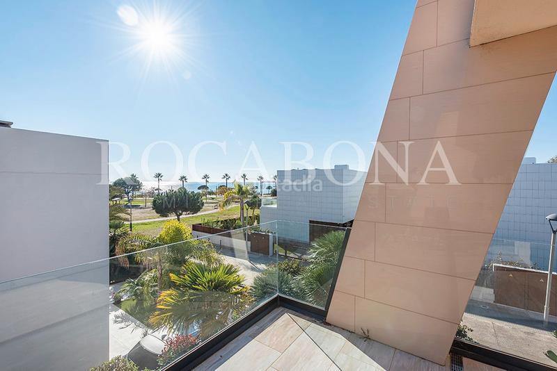 Foto ad98d4d5-2c82-4dea-ad3b-dd4b1cc75c9e. Chalet con camino riscaldamento piscina in mar Cambrils Cambrils
