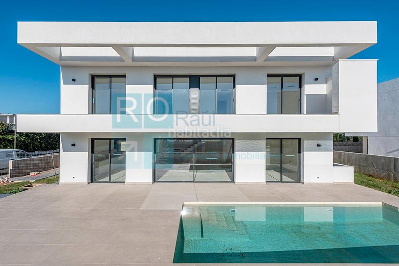 Foto e8224064-41e0-45f8-9f62-c657a62bb015. Chalet in carrer copèrnic 8 in mar Cambrils Cambrils