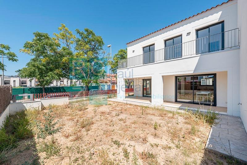 Foto 0039c094-7aa4-4415-8da2-40c61298bd5f. Casa pareada en carrer de alfred sisley 28 en El Dorado Platja Cambrils