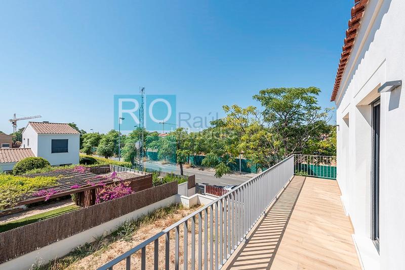 Foto 493031c0-1264-451c-98b6-a18c0d8f1f15. Casa pareada en carrer de alfred sisley 28 en El Dorado Platja Cambrils